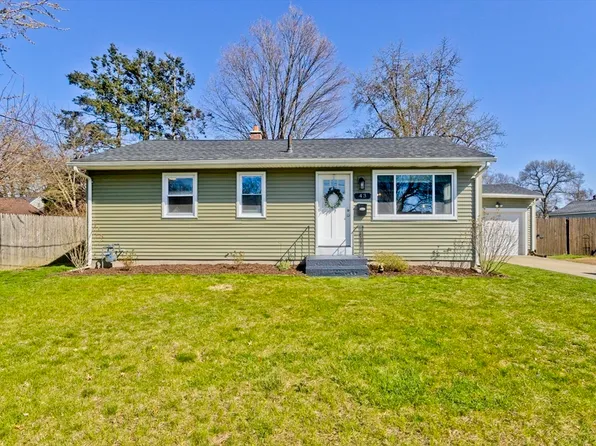 43 Rochester St, Chicopee, MA 01020