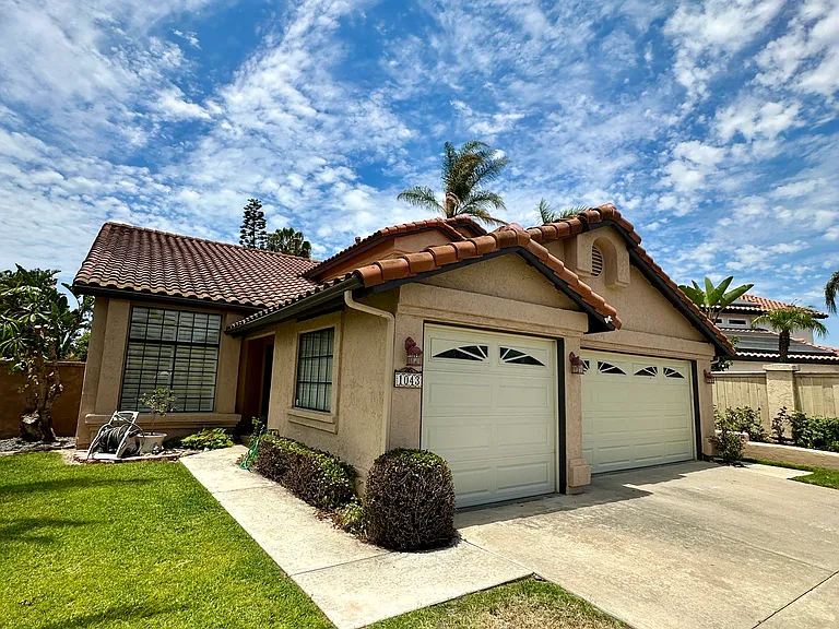 1043 Cordova Dr — Photo 3