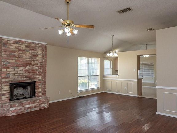 5th image of 5203 Livermore Dr