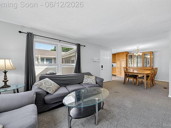4th image of 22727 Cortes St