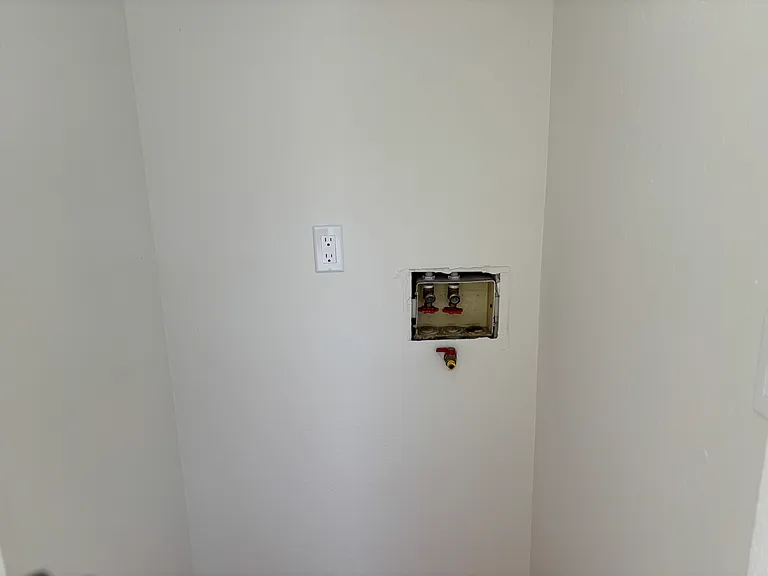 1058 Spazier Ave #1 — Photo 5