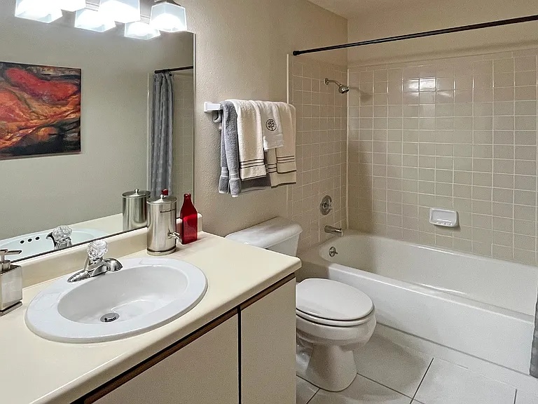 LionsHead Apartments — Photo 7