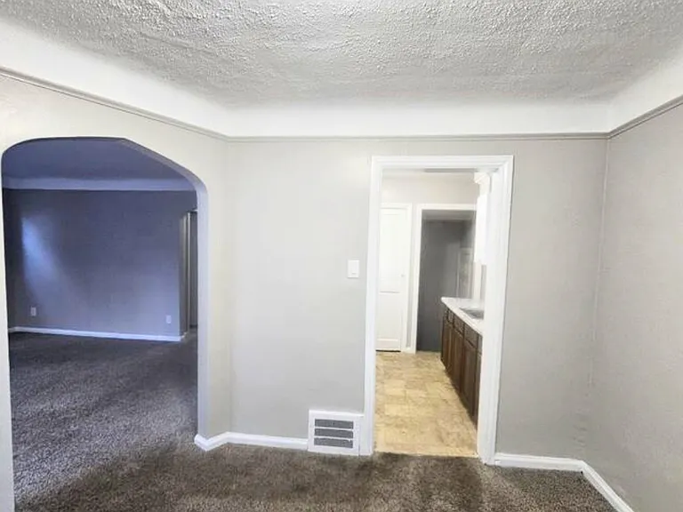 10803 Roxbury St — Photo 12