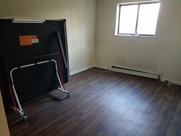 715 Marine #4 - bedroom #1 (left)