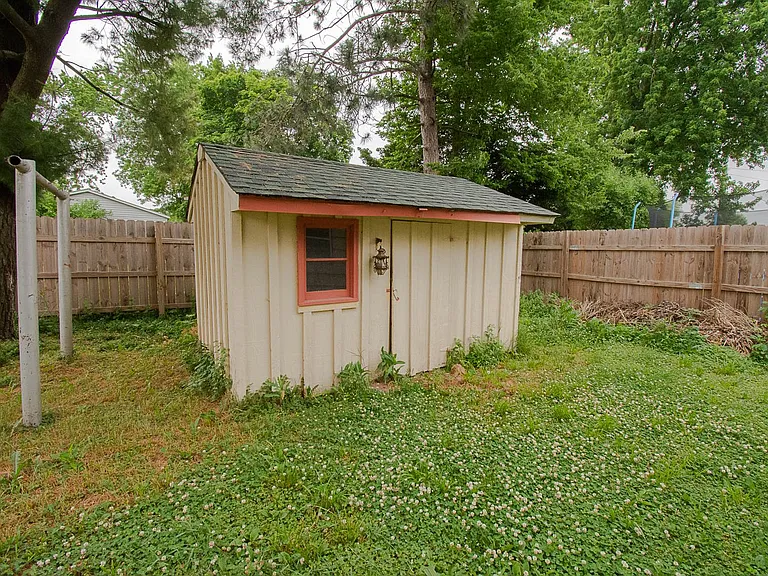 205 15th St SE — Photo 17