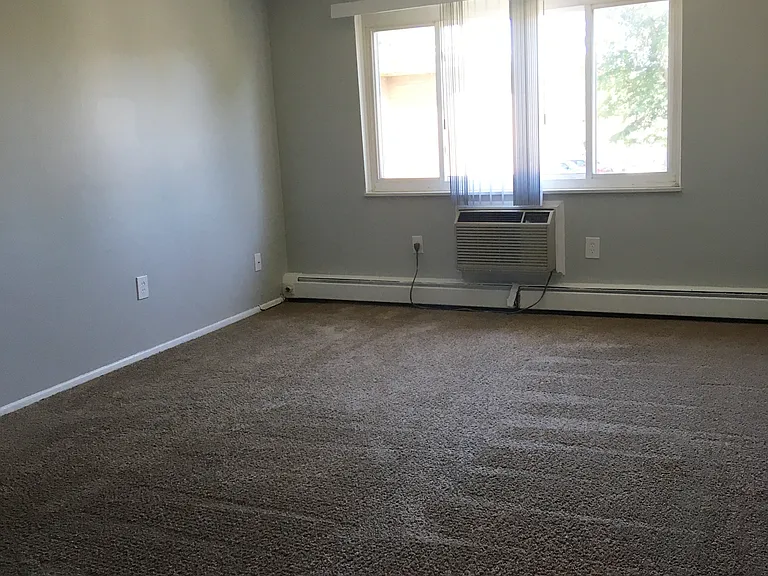 Valley York Apartments — Photo 31