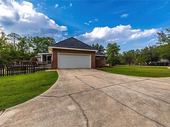 3rd image of 427 Parlange Dr
