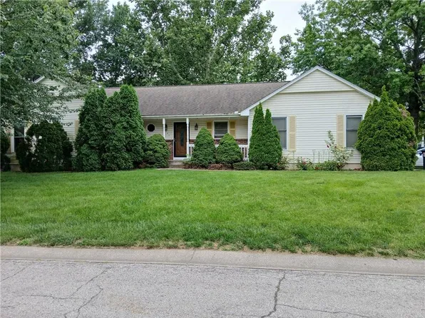 804 NE Hunters Rd, Blue Springs, MO 64014