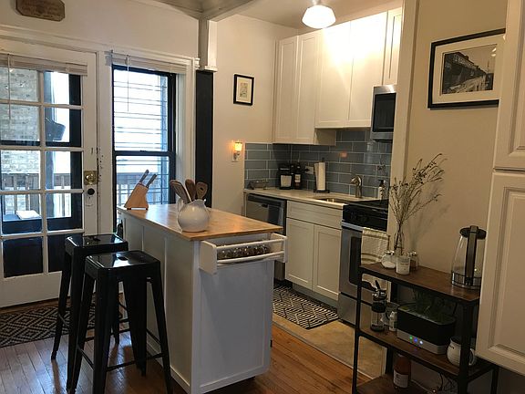 2nd image of 2005 W Farragut Ave #1