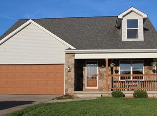 3932 Country Meadows Dr, Kalamazoo, MI 49048