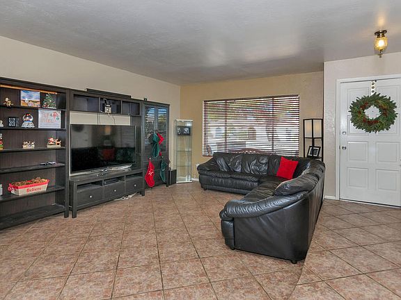 3rd image of 4601 W Townley Ave