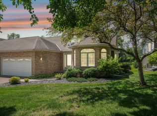 4185 Thornhill Ln, Vadnais Heights, MN 55127