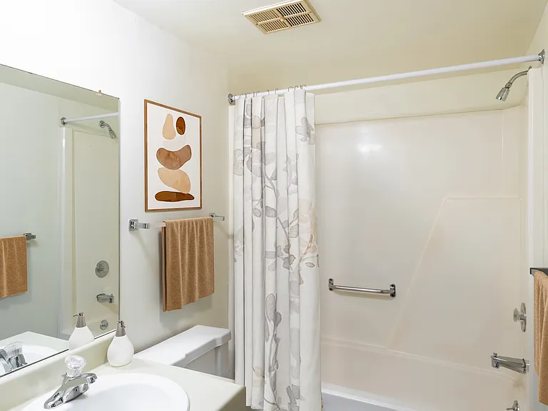 River Raisin Apartments — Photo 13