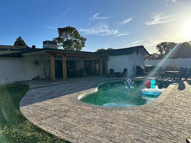301 E Royal Palm Rd — Photo 3