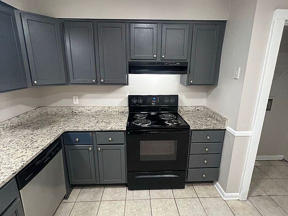 4th image of 2080B Kings Gate Cir SW