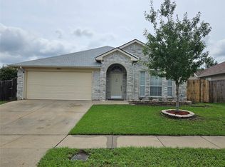 5901 Rising Meadow Dr, Arlington, TX 76018