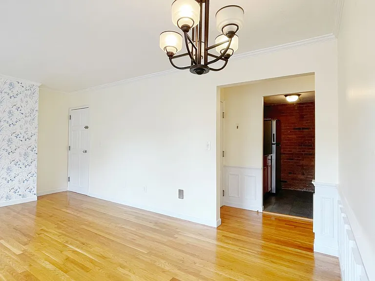 5 Grove St #6 — Photo 3