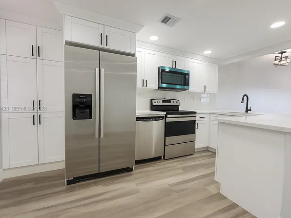 3110 N Pine Island Rd #408, Fort Lauderdale, FL 33351