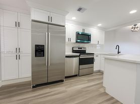 3110 N Pine Island Rd, Fort Lauderdale, FL