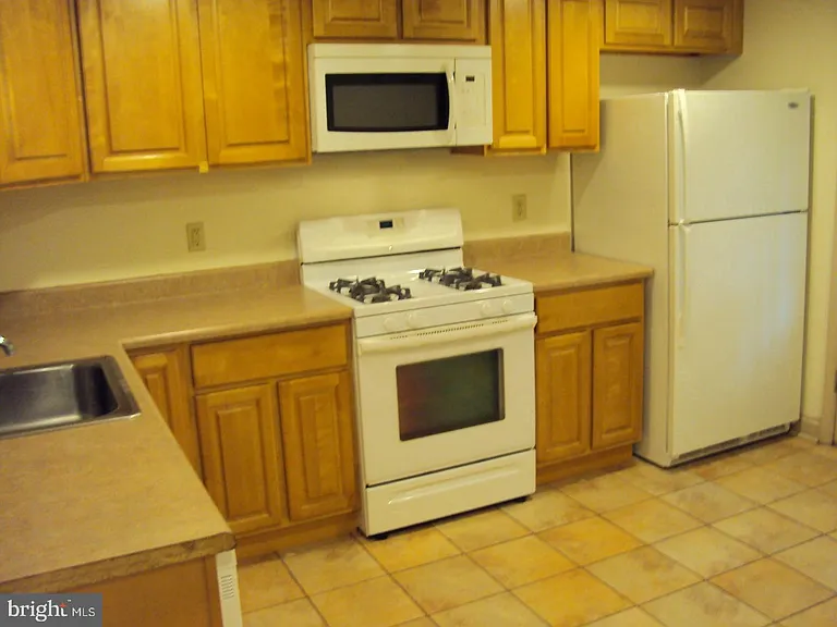 18 Chapel Ave #A — Photo 6