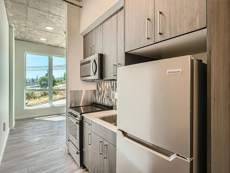 Welcome to AV Lofts! Beautiful views plus in-unit laundry! Up to 8 weeks free! — Photo 70