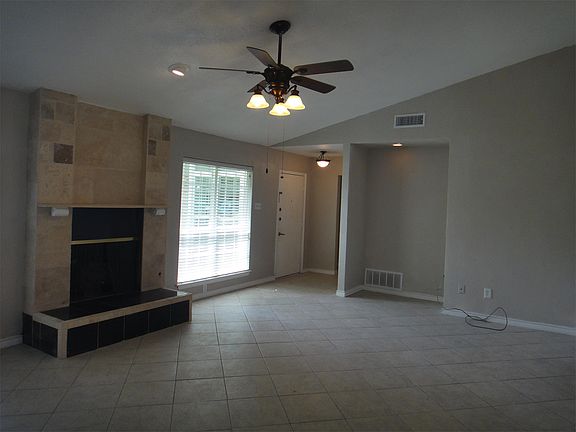 3rd image of 2306 Phoenix Dr