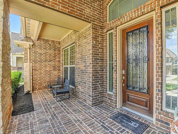 5th image of 23622 Esperia St