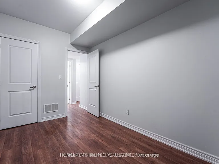 9621 Jane St #6 — Photo 17