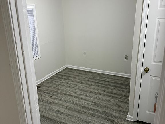 3rd image of 116 & 118 W Noble St #116