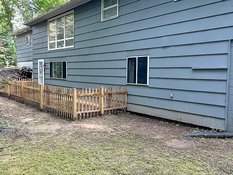 345 Russell Ave — Photo 24