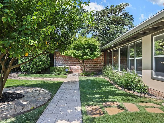 3rd image of 8337 N Bennett Dr