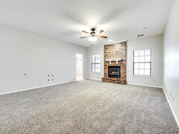 4th image of 8428 SW 37th St