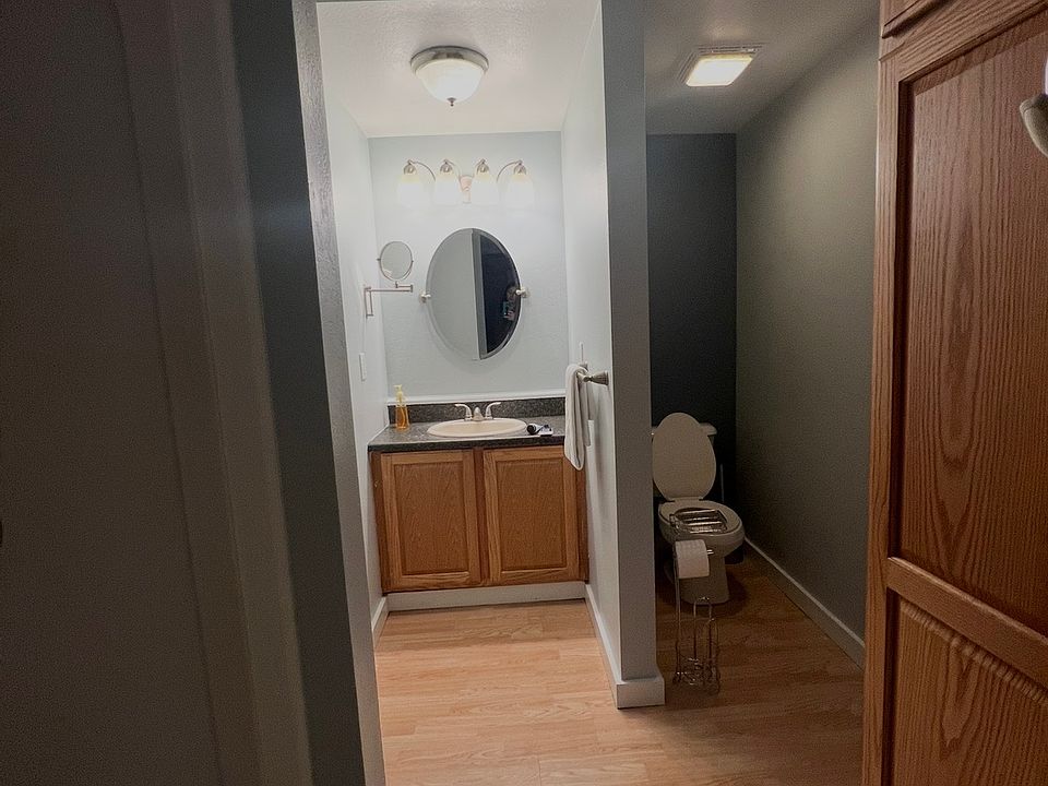 1st image of 3901 Oliver Ave