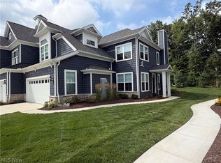 516 Port Side Dr, Avon Lake, OH 44012
