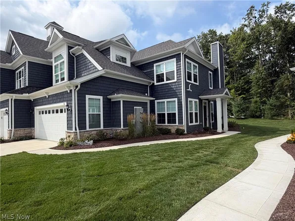 516 Port Side Dr, Avon Lake, OH 44012