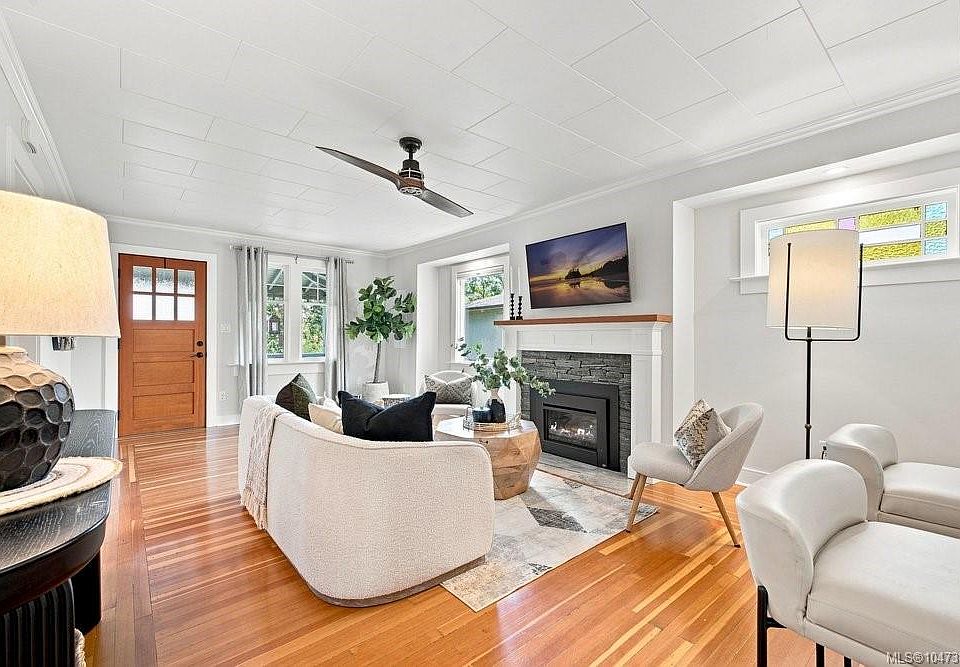 1st image of 4034 Zinnia Rd