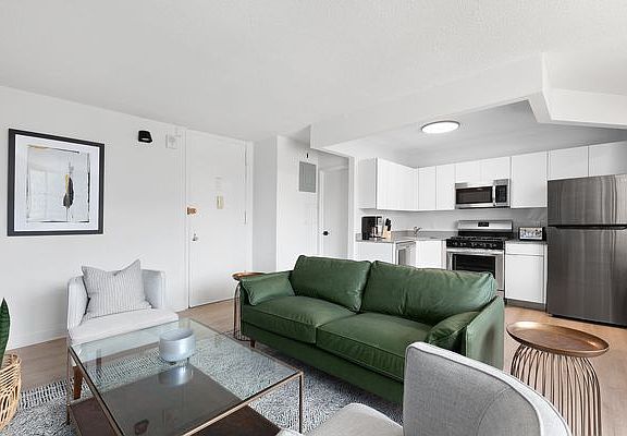 3rd image of 1966 1st Ave APT 6O