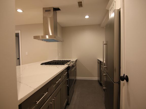 2nd image of 1651 Washington St #206