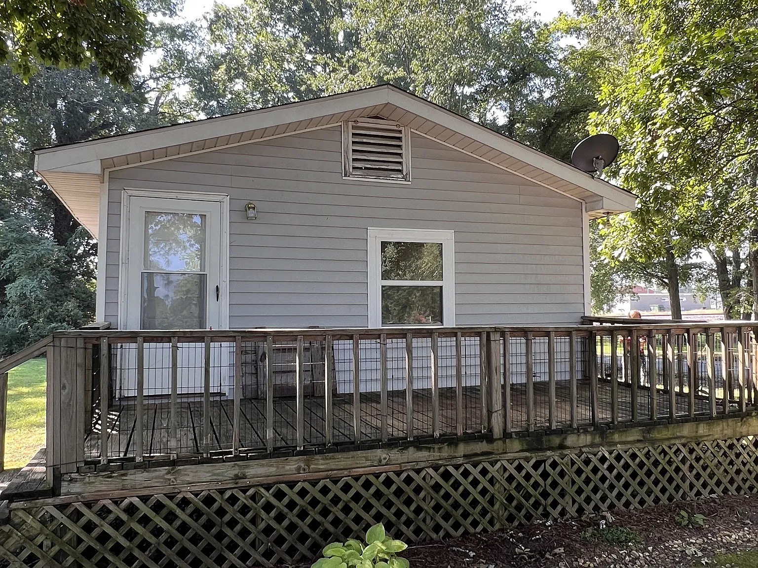 1 bed, 1.0 bath, 960 sqft, $1,050 — Photo 2