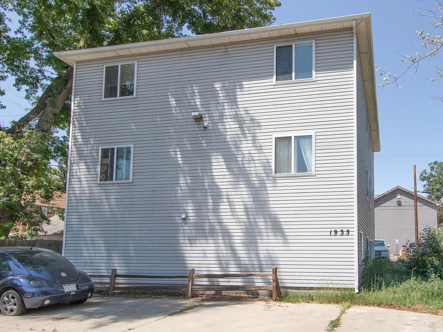 4 bed, 900 sqft, $1,740 — Photo 1