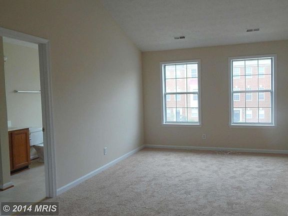 2nd image of 406 Dundee Pl