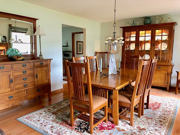 4th image of 1033 Laurie Ln W