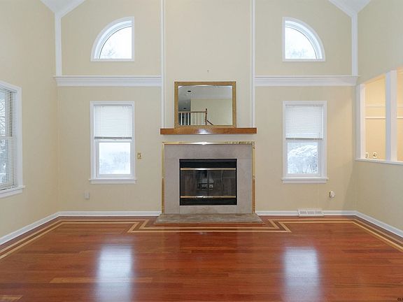 5th image of 3 Massachusetts Ct