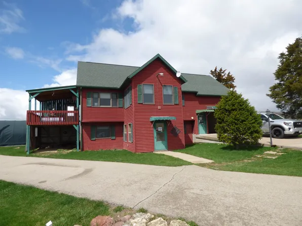 5866 N Scout Camp Rd, Apple River, IL 61001