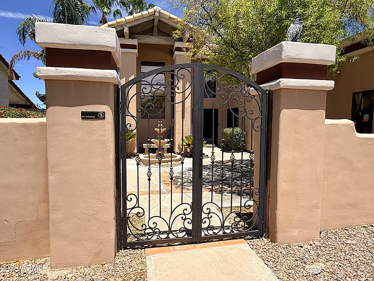 1406 E Tierra Buena Ln — Photo 3