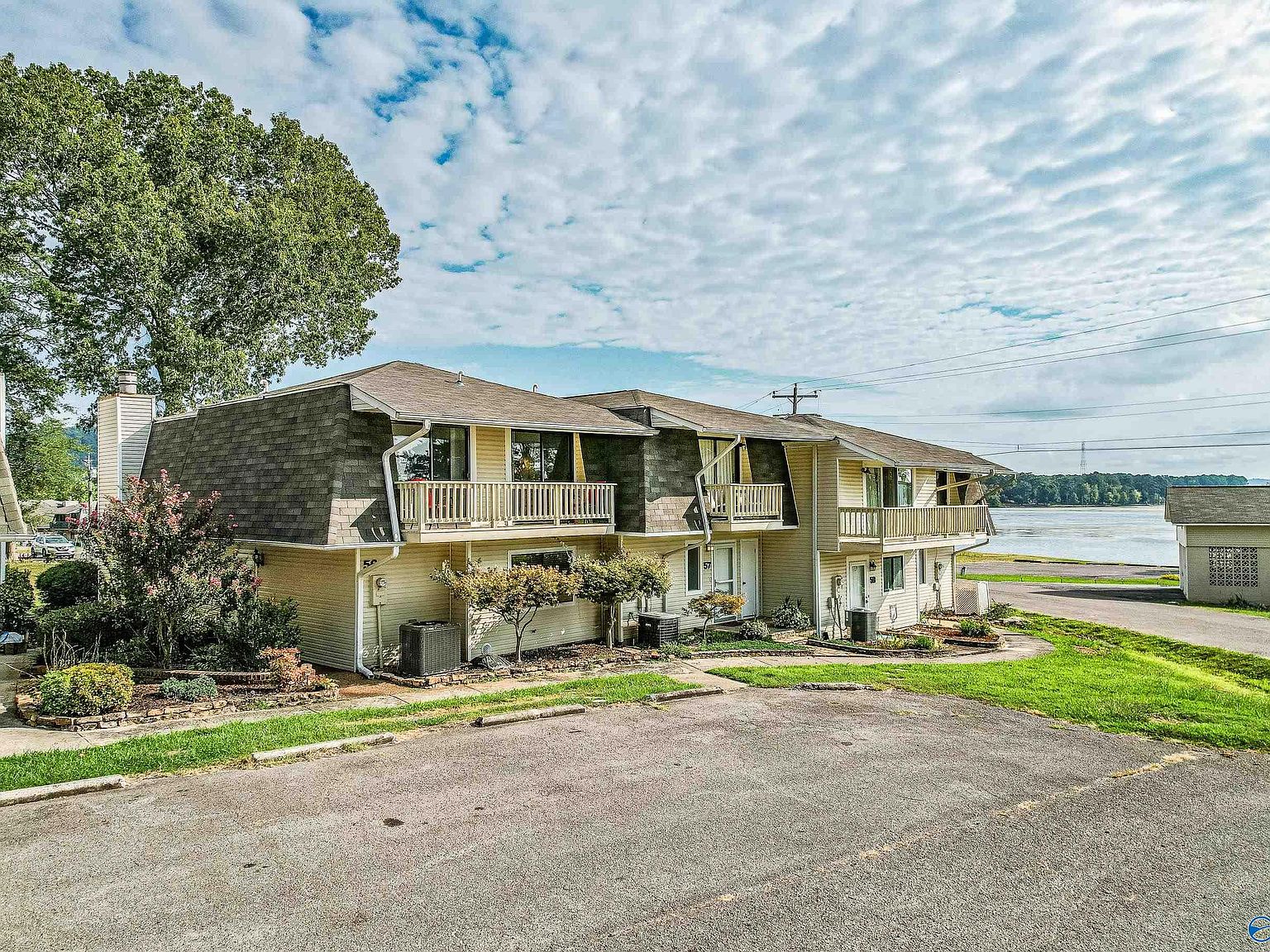 56 Riverbend Cir 56, Guntersville, AL 35976 MLS 21843330 Zillow