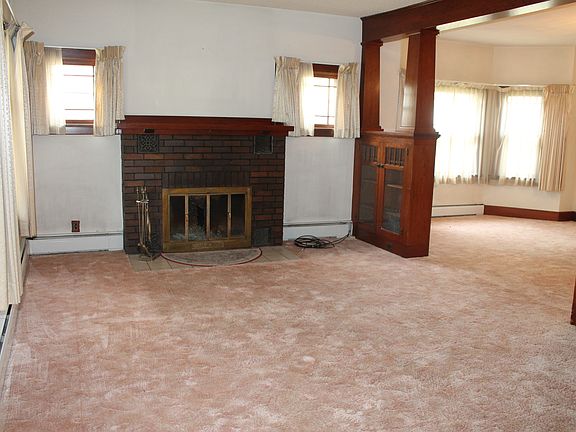 2nd image of 202 E Adams Ave