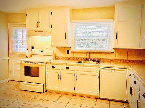 4th image of 8110 Jarboe St