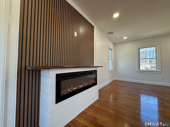 5th image of 243 Long Hill Road