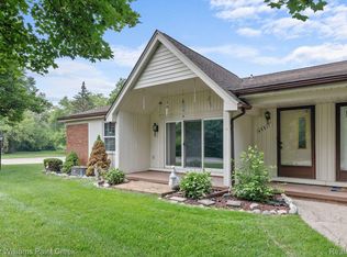 45511 Ledgewood St, Macomb, MI 48044